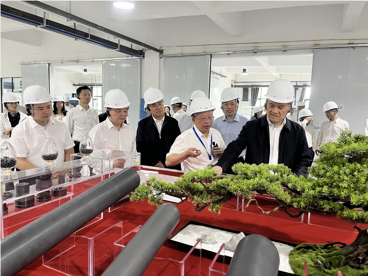 衡陽市委書記劉越高率隊(duì)赴凱新科技氮化硅智能產(chǎn)業(yè)園項(xiàng)目觀摩