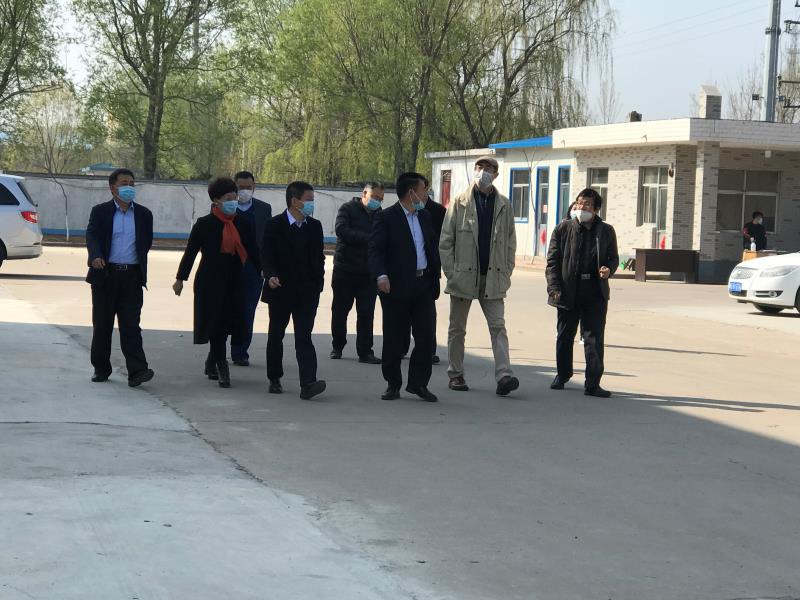 省自動(dòng)化學(xué)會(huì)、省工程師協(xié)會(huì)專(zhuān)家到安丘博陽(yáng)機(jī)械進(jìn)行調(diào)研