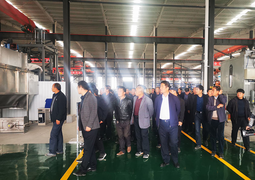 熱烈歡迎新安街道及柘山鎮(zhèn)相關(guān)領(lǐng)導(dǎo)來(lái)博陽(yáng)機(jī)械觀摩