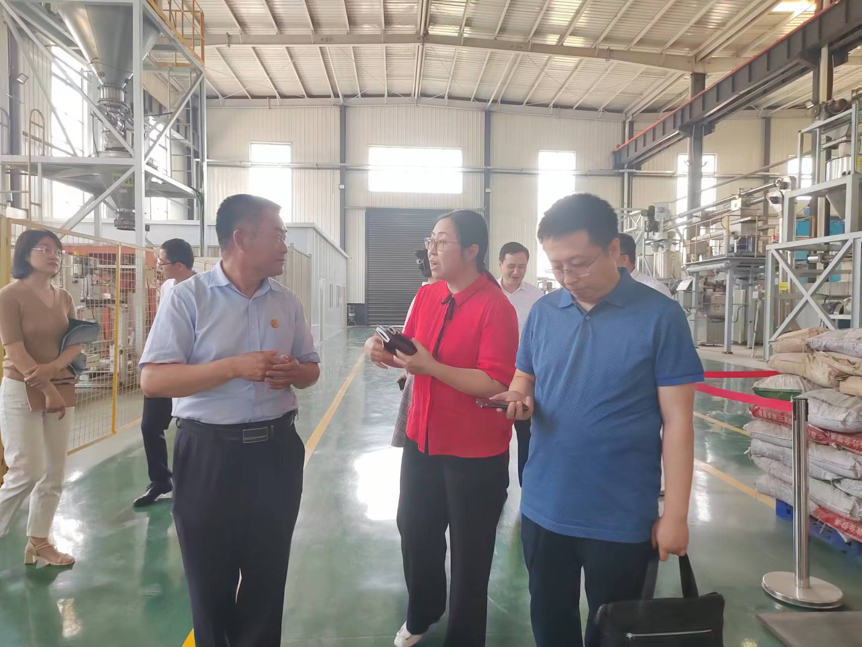 大眾日?qǐng)?bào)社來我公司采訪報(bào)道