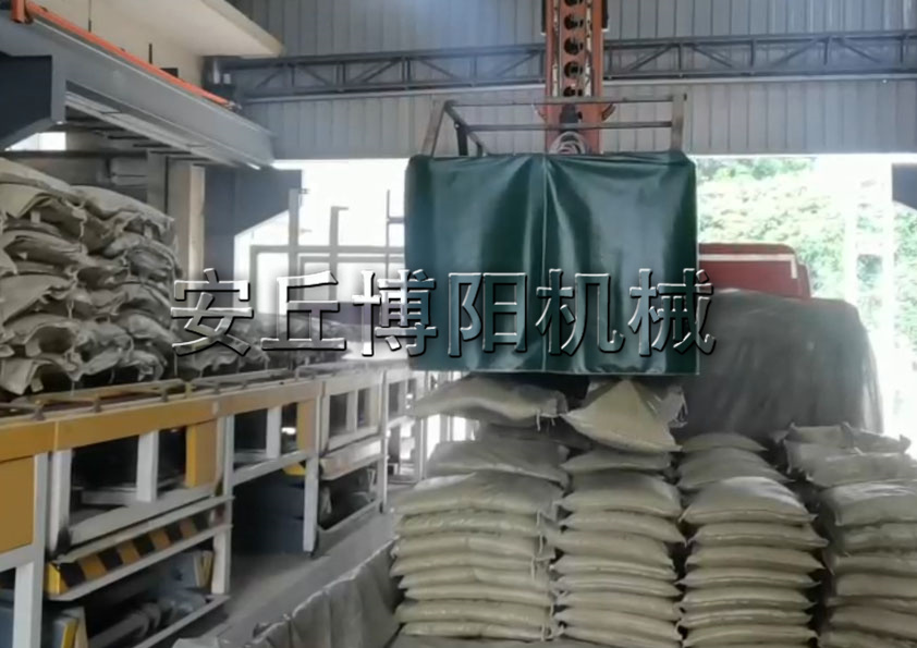 飼料顆粒機(jī)器人自動(dòng)裝車(chē)機(jī) 自動(dòng)裝車(chē)機(jī)器人的特點(diǎn)