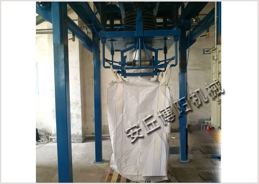 選購煤粉噸袋包裝機，選型方面需要注意的幾個問題