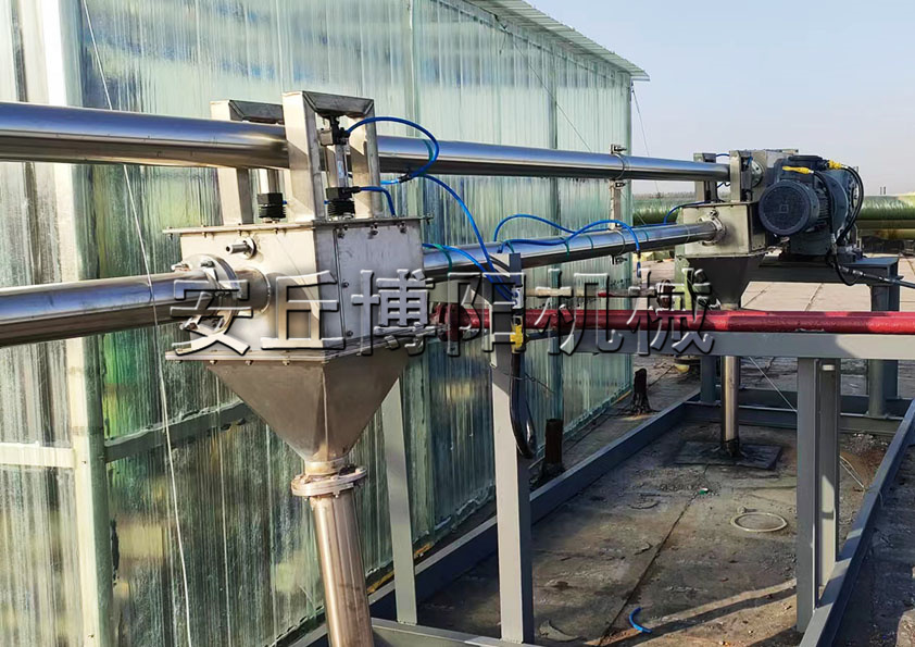 橡膠粉管鏈式輸送機為什么被各行業(yè)廣泛應(yīng)用？