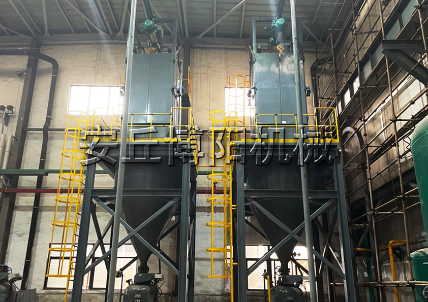 化工污泥噸袋拆包機(jī)的產(chǎn)品特點(diǎn)是什么？