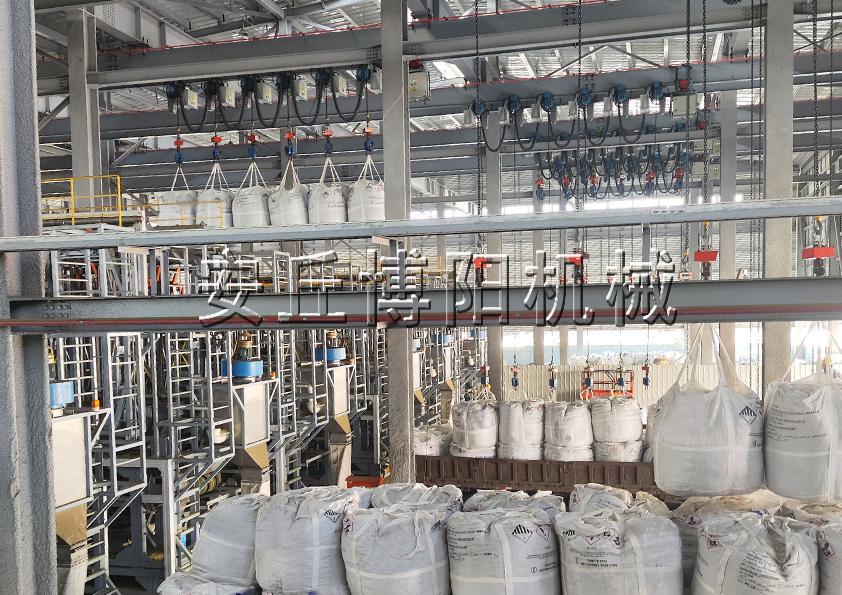 顆粒全自動噸袋拆包機(jī)為什么備受粉料企業(yè)的喜愛？