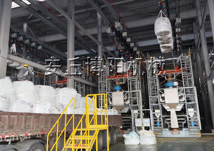 鋰電行業(yè)全自動(dòng)噸包拆包機(jī)的技術(shù)特點(diǎn)是什么？