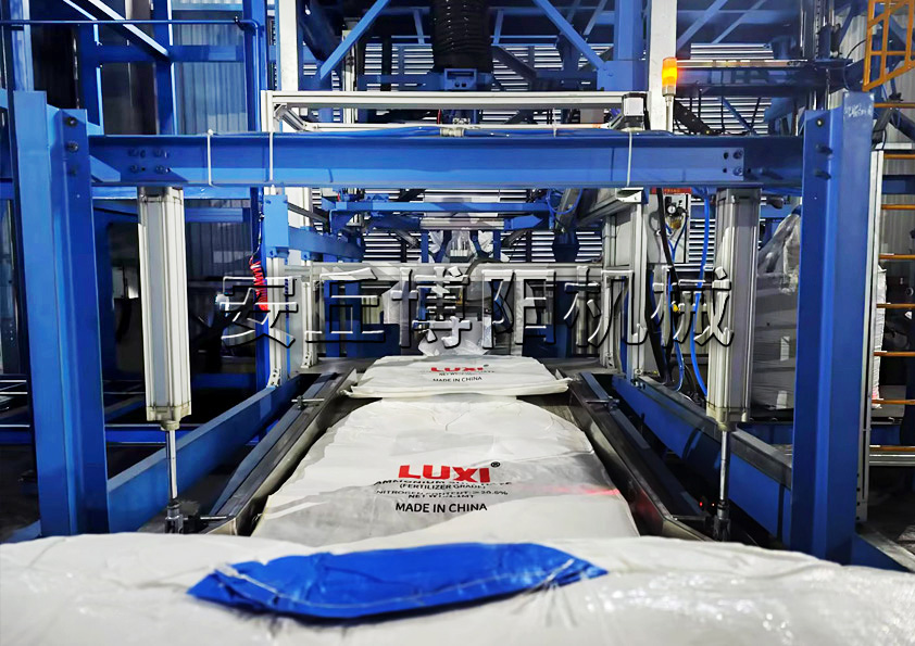 保溫料全自動(dòng)噸袋包裝機(jī)的工作流程和功能是什么呢？