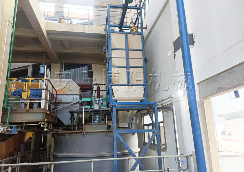 氧化鋅噸袋破袋機的工作原理和核心優(yōu)勢有哪些呢？