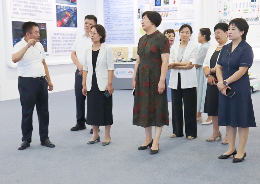 濰坊市婦聯(lián)黨組書記、主席王麗君一行到博陽機(jī)械參觀調(diào)研