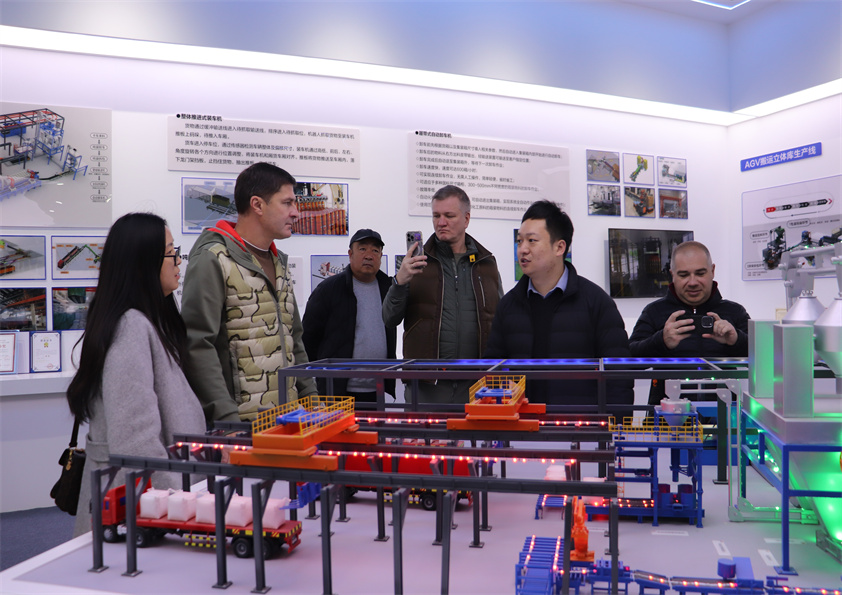 俄羅斯莫斯科州柳別爾齊市市長(zhǎng)代表團(tuán)蒞臨博陽(yáng)機(jī)械考察交流