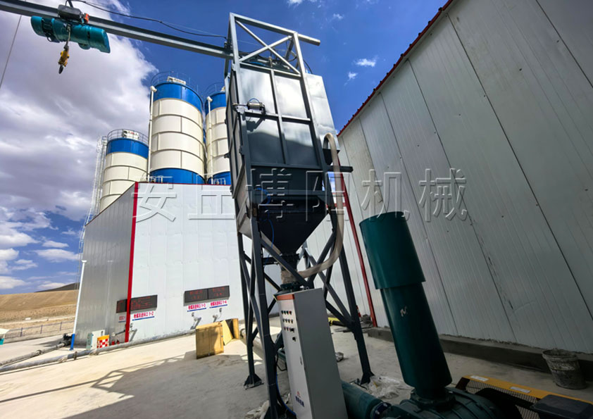 滑石粉噸袋拆包機的工作流程和性能特點是什么？